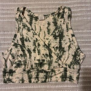 Kate Quinn sleep bra